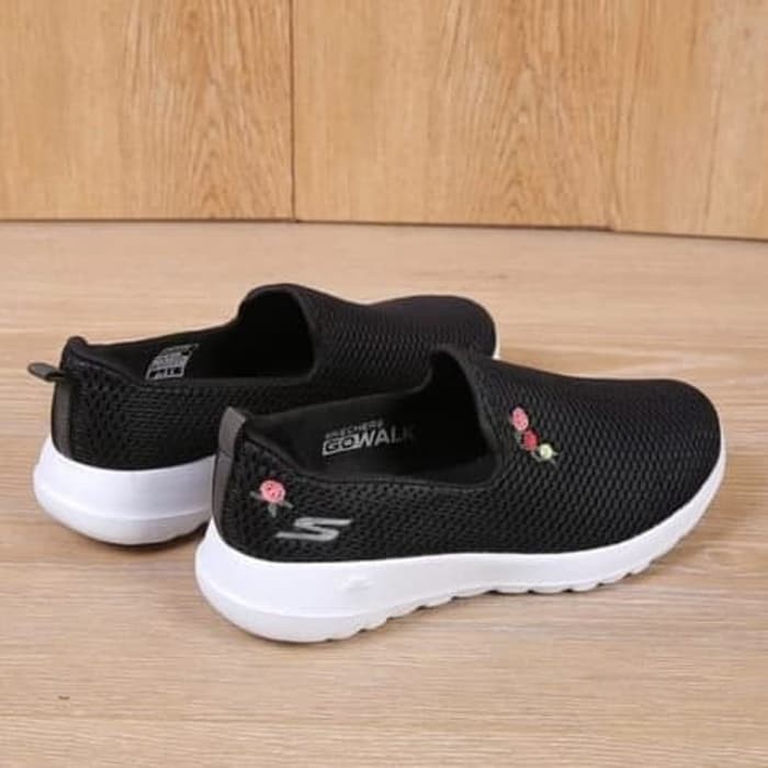 Sepatu Wanita Skechers/ Skecher/ Sketchers GoWalk Evolution Ultra - -