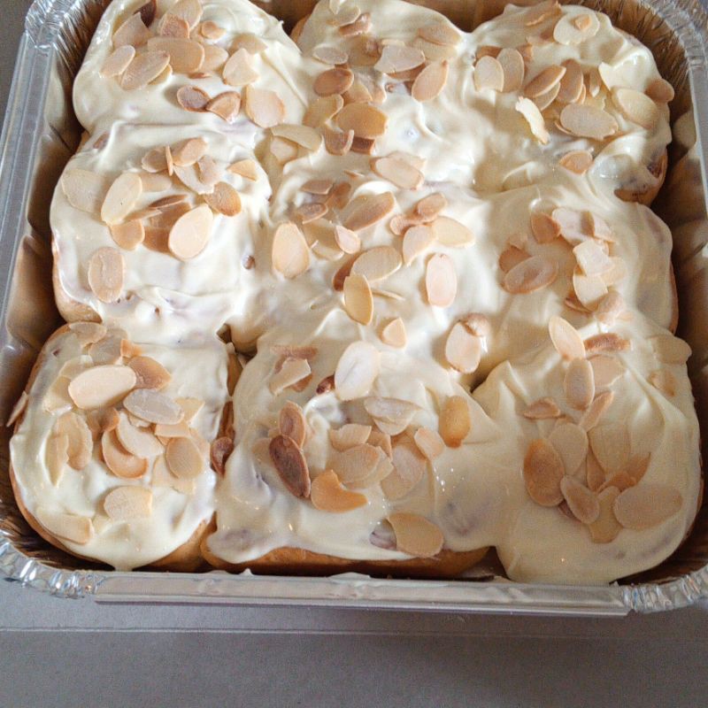 

cinamonroll tiramisu/cream ceese
