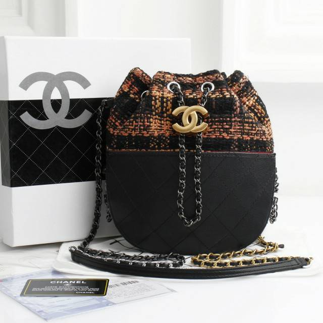 Tas Chanel Purse Bucket Tweed Bag
Included Box/ tas selempang wanita