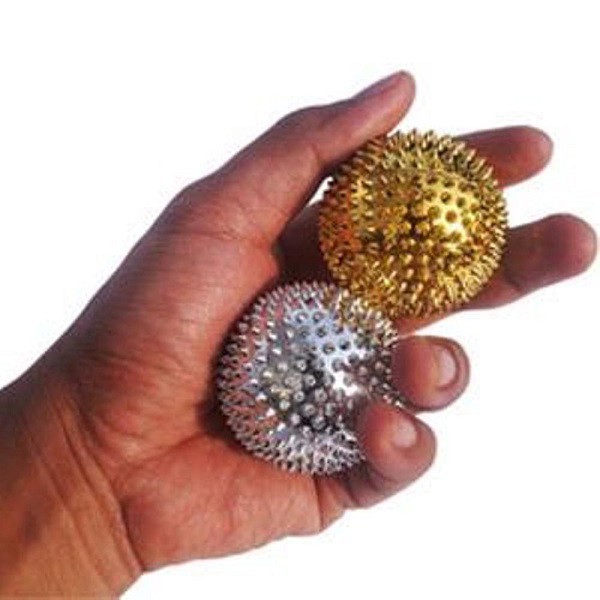 Bola Refleksi Magnet Berduri / Bola Duri Terapi Kesehatan Telapak Tangan - Random 1Pcs