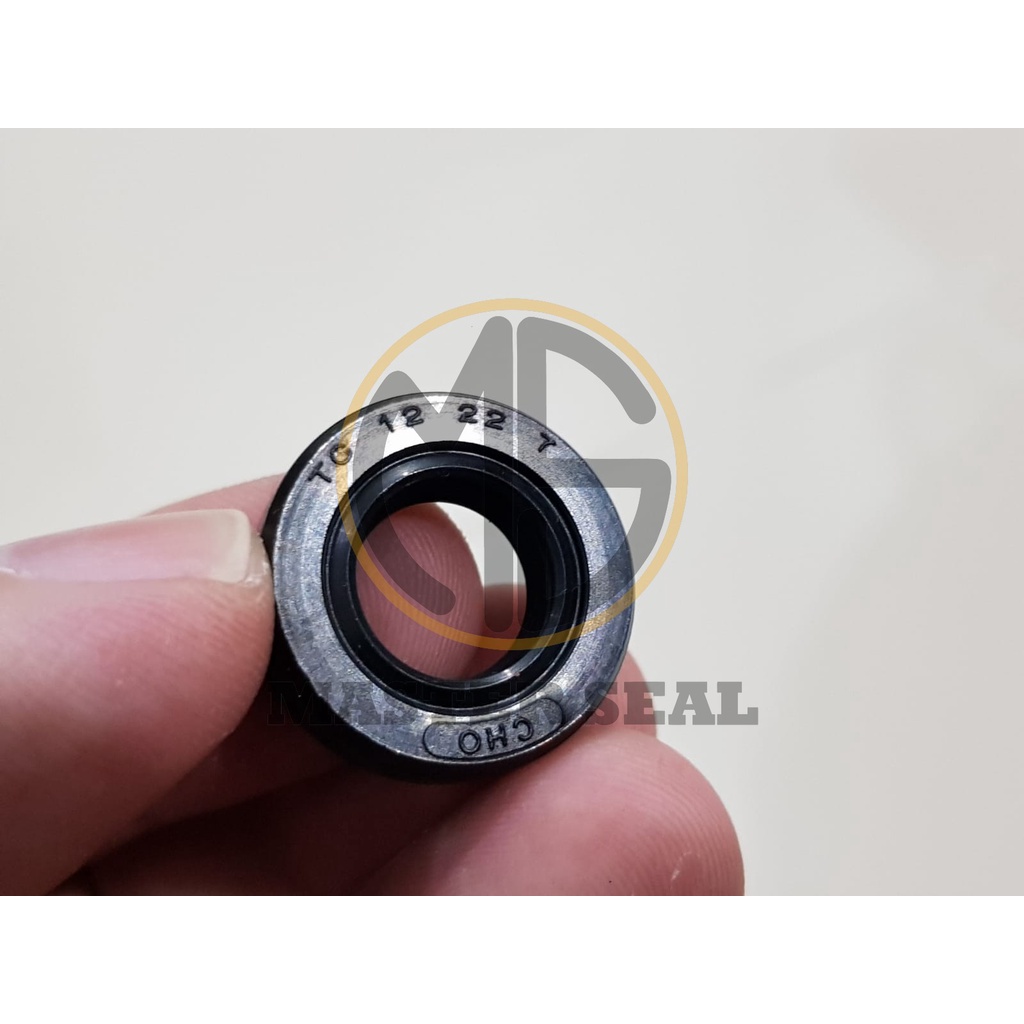 OIL SEAL TC 12 22 7 . TC 12 X 22 X 7 NBR TAIWAN