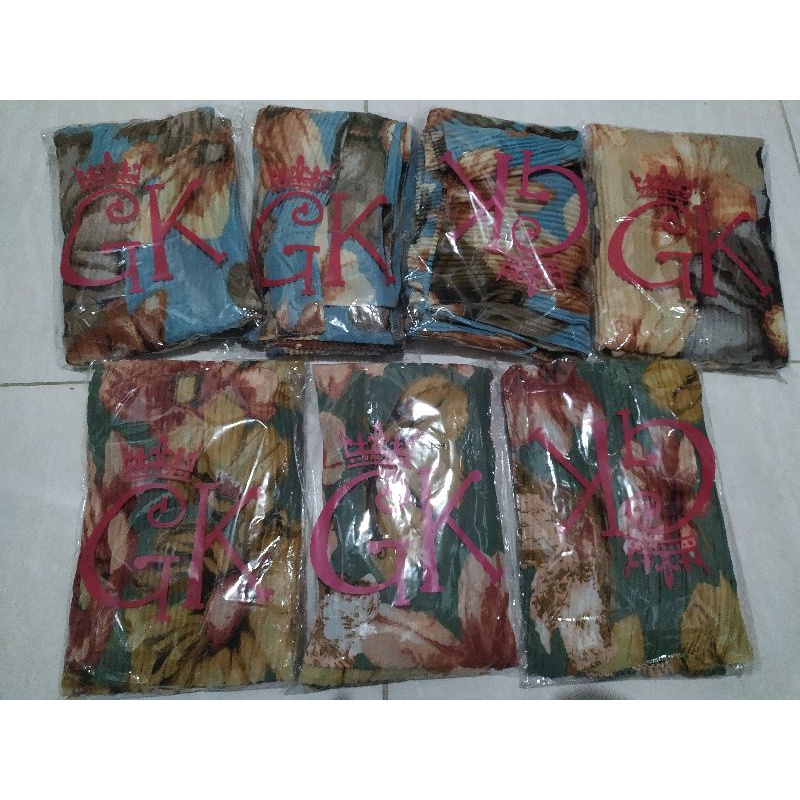 pasmina plisket motif bunga