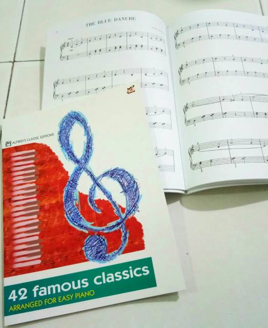 Buku Piano 42 Famous Classics Buku piano lagu populer untuk beginner