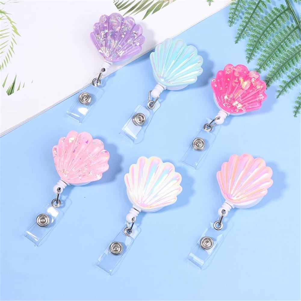 Lanfy ID Badge Holder Perlengkapan Kantor Bentuk Kerang Card Holder Klip ID Card Name Tag Holder Name Card Holder Pasokan Sekolah