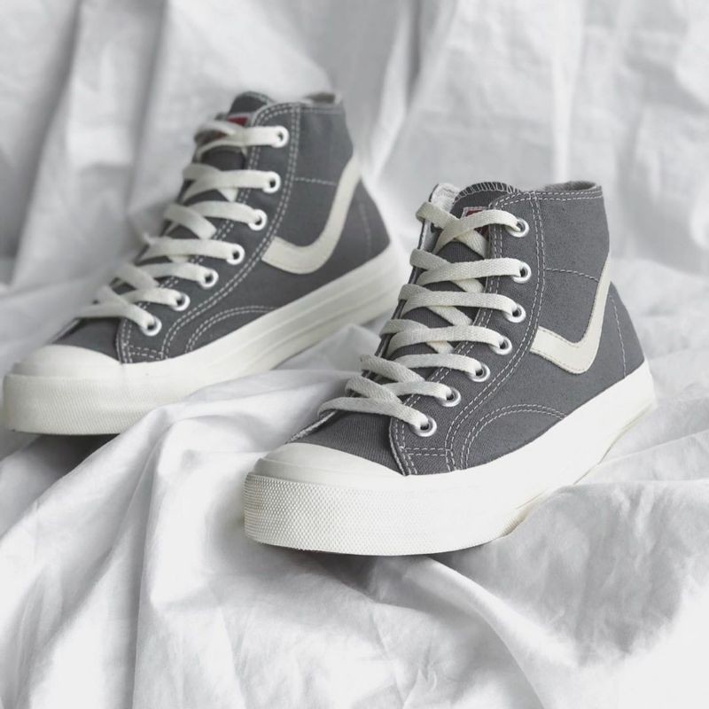 Sepatu ventela public high grey