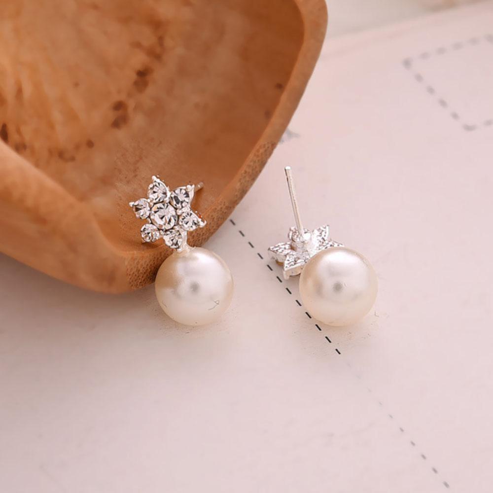 Timekey 1 Pasang Anting Tusuk Desain Snowflake Hias Mutiarakristalberlian Imitasi Untuk Wanita A7K5