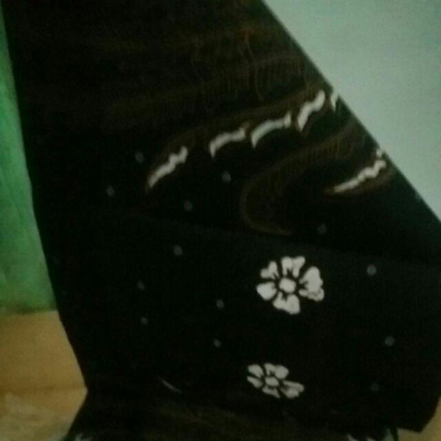 Kain Batik Solo Motif Gunungan Burung Kembar