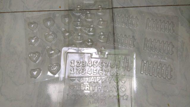 Mika Coklat Pagar Rumah