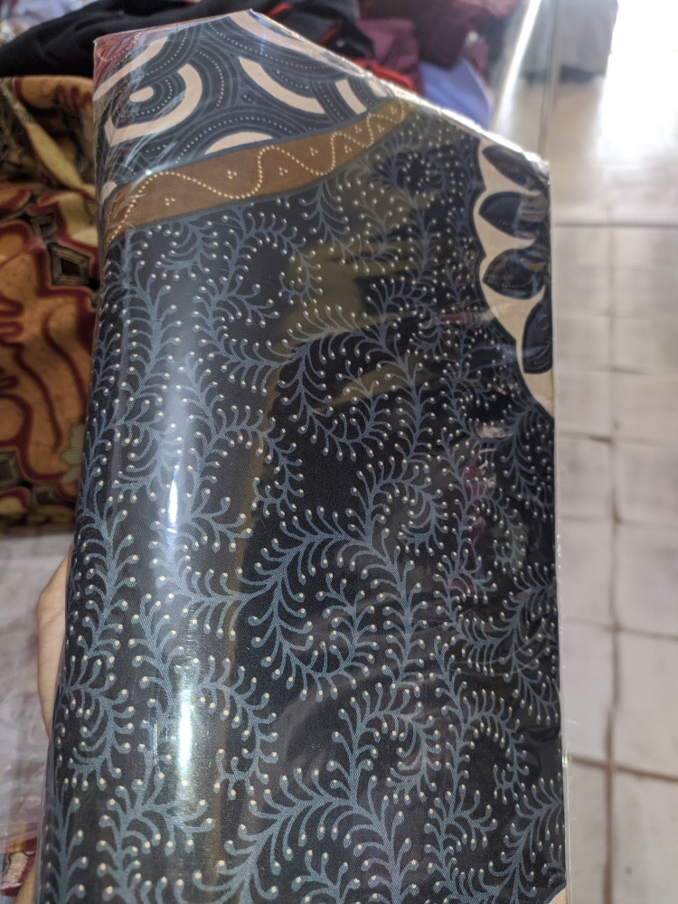 Kain Batik Solo (cabut) Motif Manuk Galaran Warna Ungu Tua