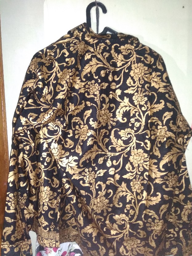 Kemeja Batik Arjuna Prada Emas Kembang Besar Lengan Panjang