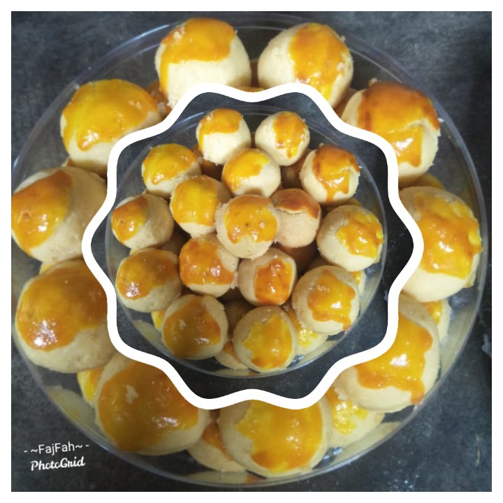 Sprei Aloha Uk. King (180x200)cm & Uk. Queen (160x200)cm Motif Bunga Nuansa Orange Ungu