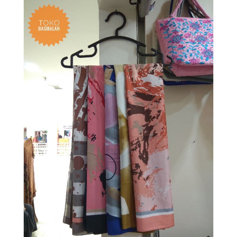 Hijab Umama Silk Motif
