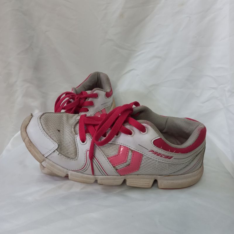 Sepatu Running Precise