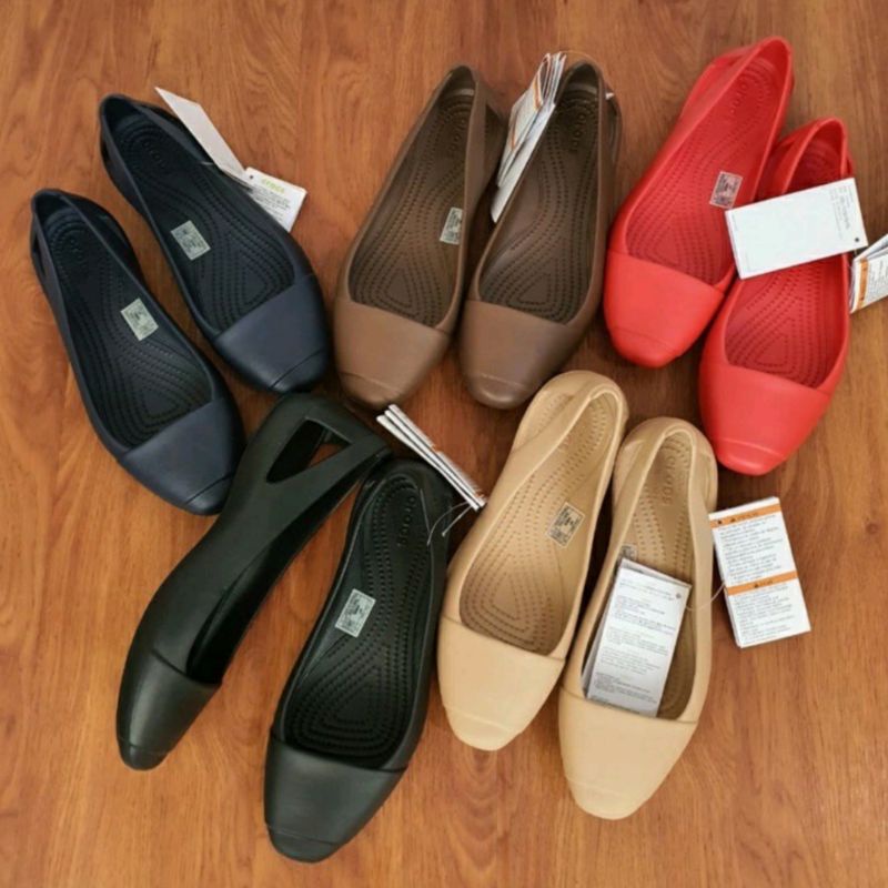 SANDAL CROCS WANITA/CROCS SIENNA FLAT/SANDAL KARET WANITA/SEPATU FLAT WANITA/SEPATU BALET/SEPATU CRO