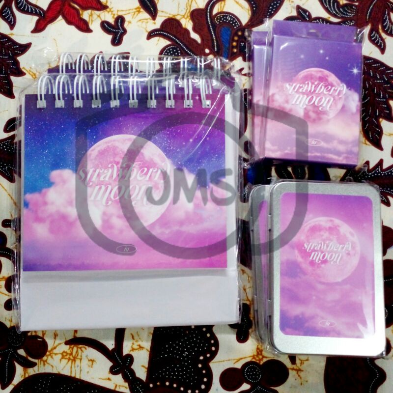 [READY SEALED] Set IU OFFICIAL Merchandise Strawberry Moon Set Polaroid Pola Photocard PC Photo Albu