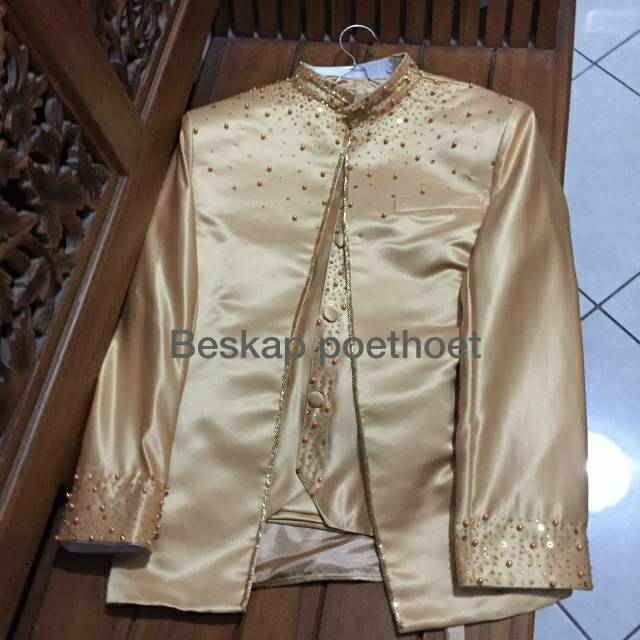 Jas beskap basofi pengantin Sunda muslim gold muda set peci celana dan selop