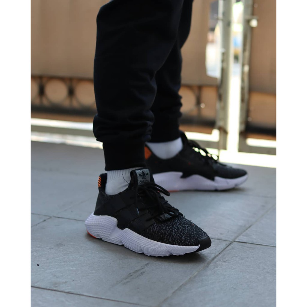 Sepatu Adidas Prophere Black Hitam Sneakers Olahraga Sport Running Fitnes Pria Wanita Kado Hadiah