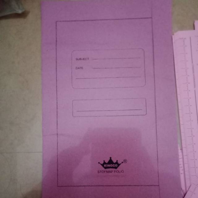 Map kertas putih, biru, pink