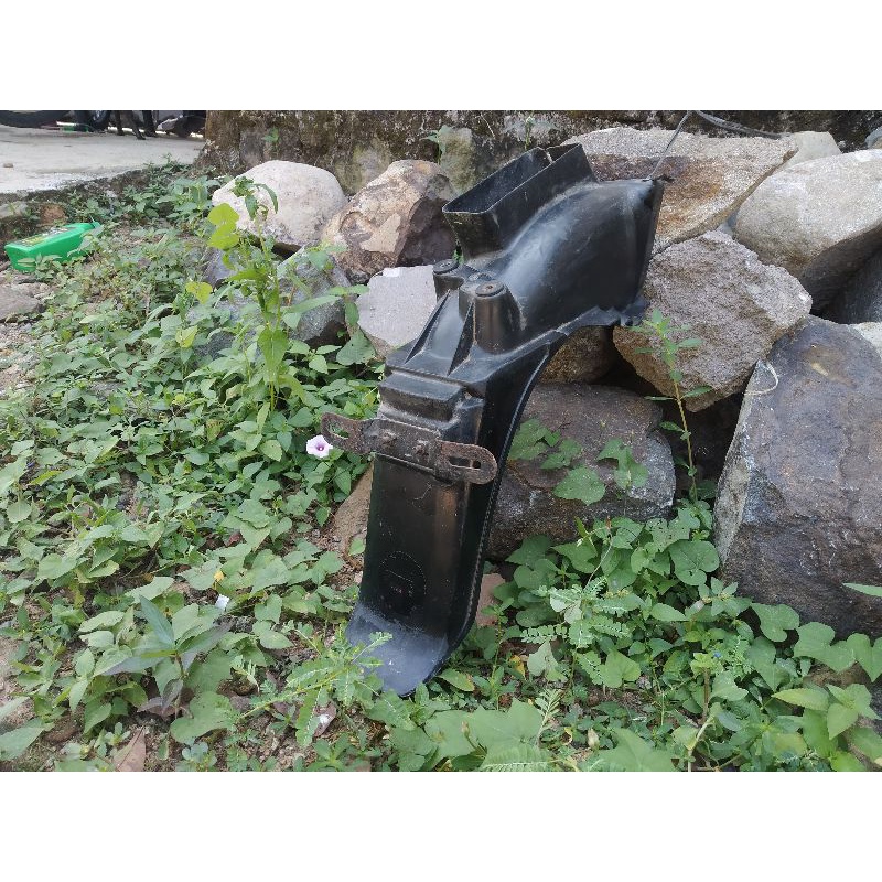 slebor spakbor belakang yamaha alfa original