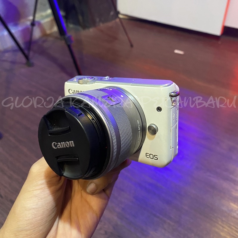 Camera Kamera Canon Mirrorles M10 lensa