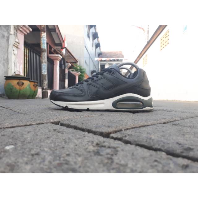 Sepatu Sneakers Pria Nike Airmax Command Black White Leather Original