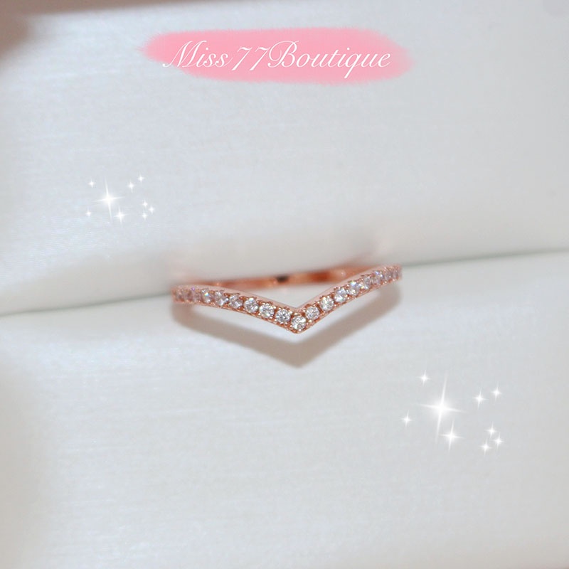 Ladies Cincin Dekorasi Berlian Berbentuk V Berlapis Emas Dapat Disesuaikan
