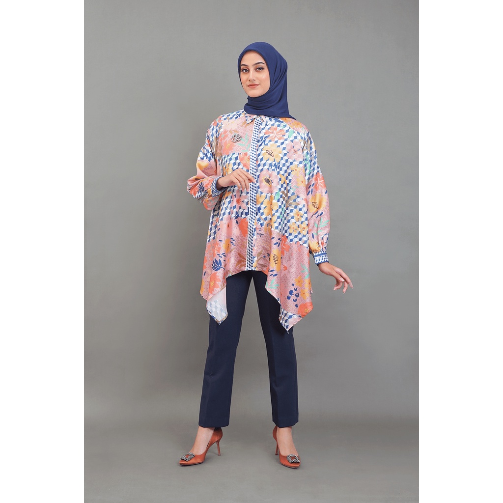 Nada Puspita - Fiori Ruffle Long Shirt - Navy
