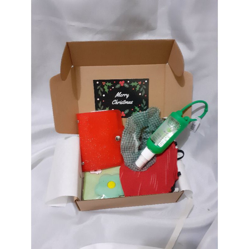 

Gift Box size SMALL (KADO ULANGTAHUN, SIDANG PENDADARAN, ANNIVERSARY, VALENTINE, IMLEK)