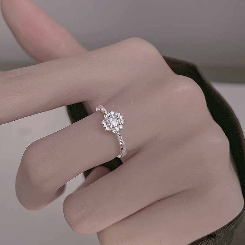 Cincin Bentuk Kupu-Kupu Geometri Aksen Berlian Imitasi Bahan Alloy Lapis Silver Gaya Korea Untuk Wanita