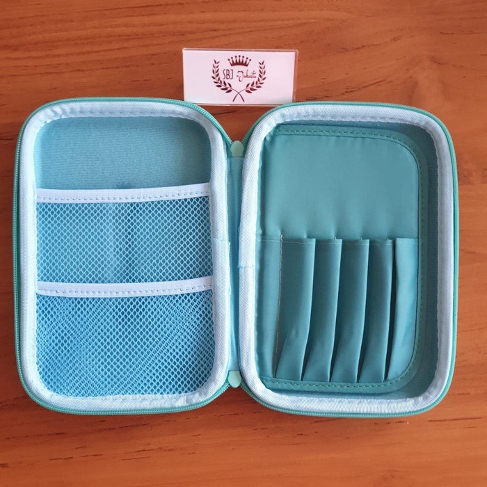 

Kotak pensil dan alat tulis Smiggle EVA Hardcase Dinosaurus Dinosaur promo