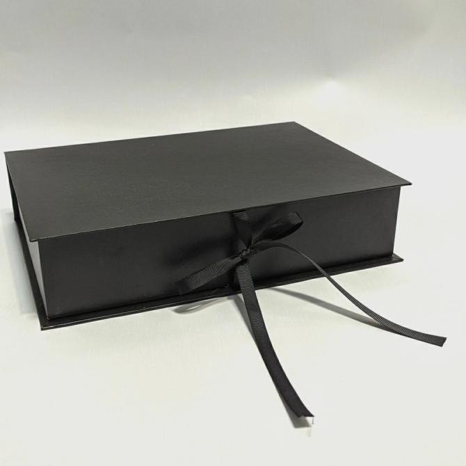 

Sale!!! Kotak Kado / Gift Box / Custom Hardbox / Kotak Kado Natal 19X27X6 Cm - Paling Dicari