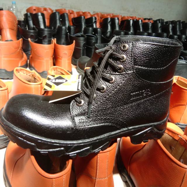 SEPATU SAFETY KING BOOT TERLARIS