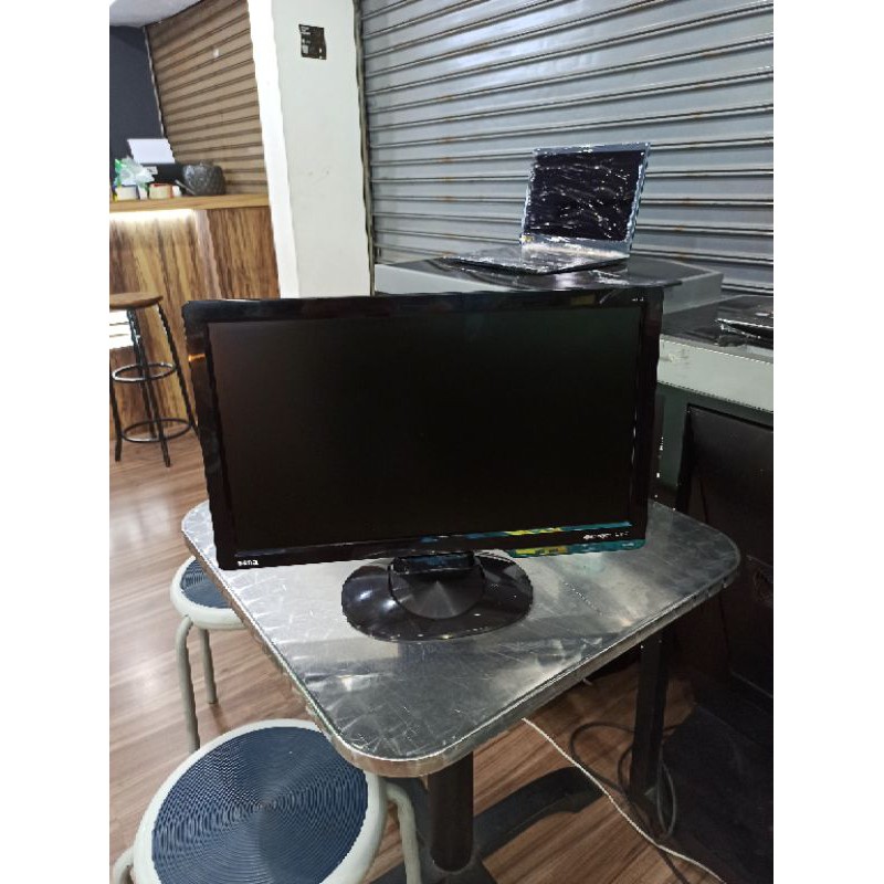 LED MONITOR BENQ 20 INC WIDESCREEN BERGARANSI