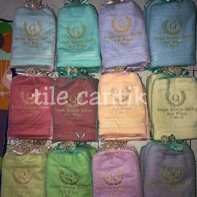 tile/ tile souvenir/ bungkus tile/ bungkus souvenir/ kemasan tile/ kemasan souvenir/ tile cantik