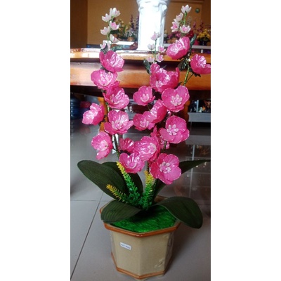 Bunga anggek akrilik mutiara sedang + pot keramik