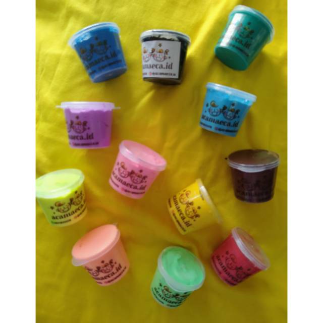 

Cat Kain 25ml anti luntur, cat diracik secara homemade. #catkain #kaosanak #alatlukis #catfabric