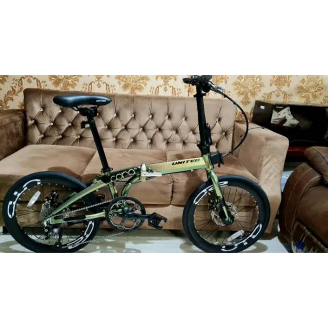 Sepeda United Cora 9s (Green Gradation)