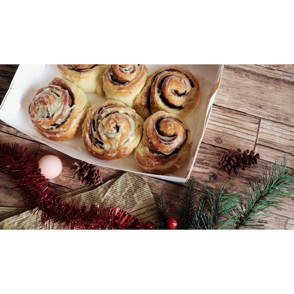 

Cinnamon Rolls with Cream Cheese Glaze