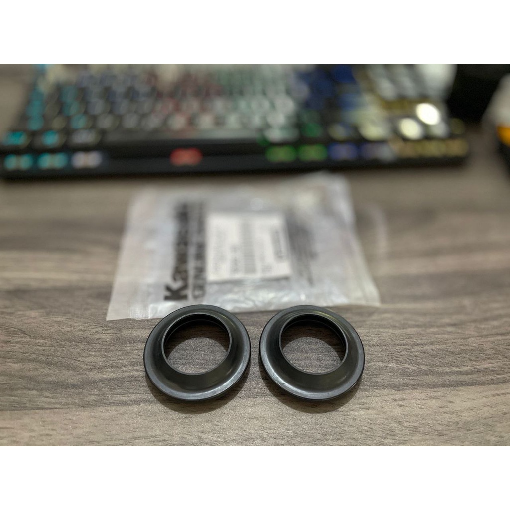 SEAL SIL SHOCKBREAKER SHOCK DEPAN NINJA 150 R SS RR ORIGINAL KAWASAKI Seal debu skok depan ninja ori