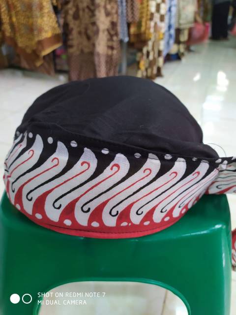 Iket banyuwangi jadi //iket sunda motif banyuwangi// iket banyuwangi// totopong//topi