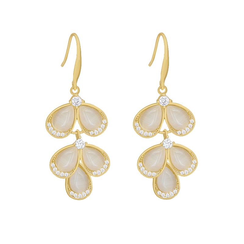 Anting Stud Panjang Aksen Mutiara Bahan Logam Gaya Korea Untuk Wanita