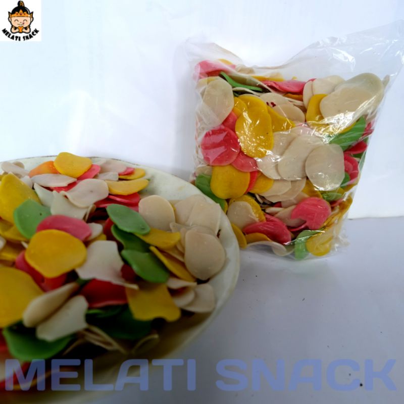 

KERUPUK BAWANG / KERUPUK SEBLAK BULAT 250 GRAM - BELUM DI GORENG CEMILAN / SNACK ENAK MURAH RENYAH GURIH PERLU DI GORENG