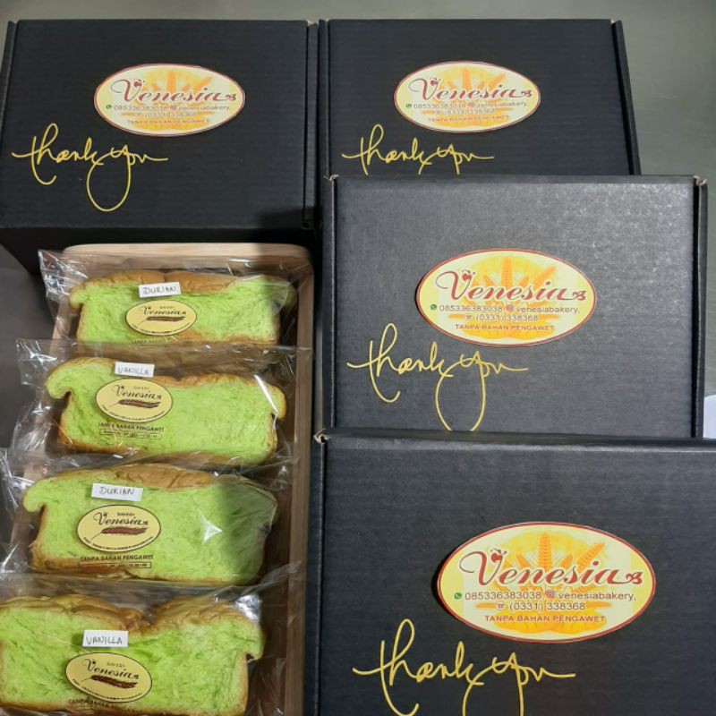 

Roti Sisir Pandan - 1 Box isi 4