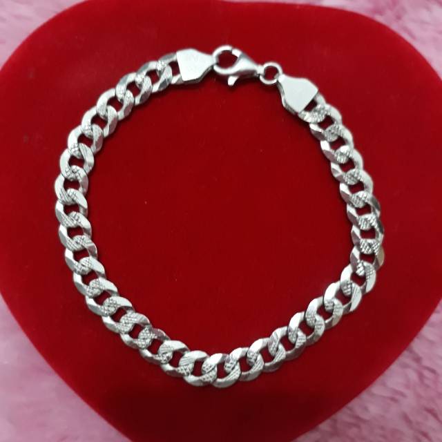 25 Inspirasi Keren Gelang Emas Putih Cowok Benan Efashion 25 Inspirasi Keren Gelang Emas Putih Cowok Benan Efashion