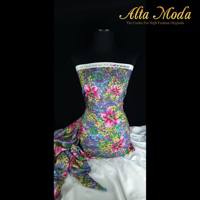 

Alta Moda Printed Silk Sutra Premium Motif Floral Full Ungu Pink (1M)