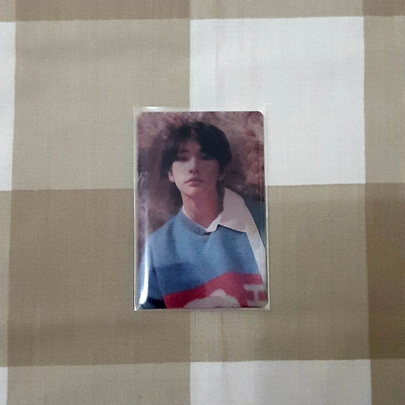 Lenti levanter hyunjin Stray Kids