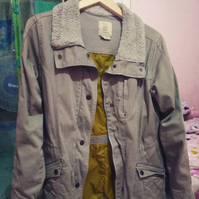 Preloved jaket parka cream