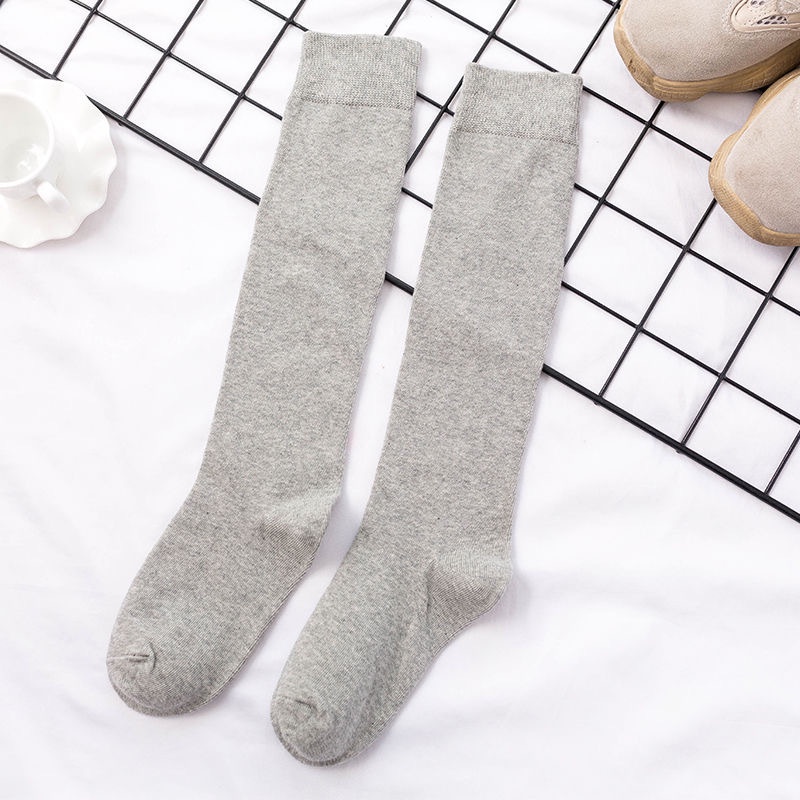 Kaos Kaki Cewek Panjang Selutut  Kaos Kaki Gaya Jepang korea  Kaos Kaki Muslimah Calf Socks Polos-Light  Grey