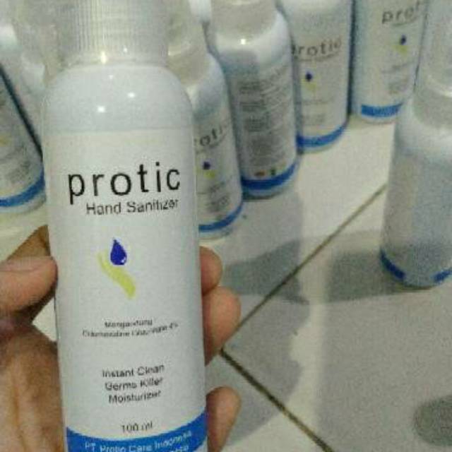 Protic Sanitizer 100 ml/ hand sanitizer/ hand spray