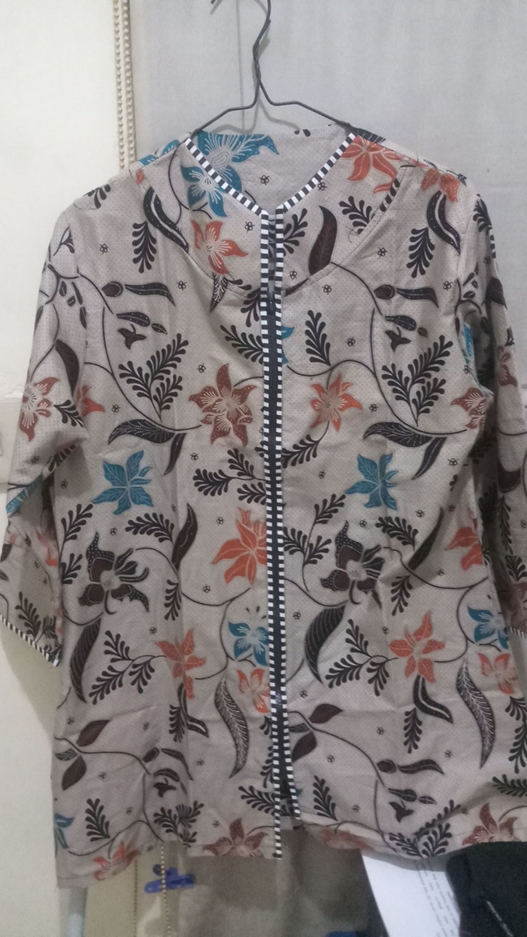 Atasan Batik Dolby Dolbi Dobby Doby Tenun Sutra Tulis Halus Katun Atbm Baron ,sarombit Atasan